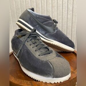 Nike Cortez Classic SE Anthracite Grey Velour WM Sz 9 Unisex RARE color dopeman